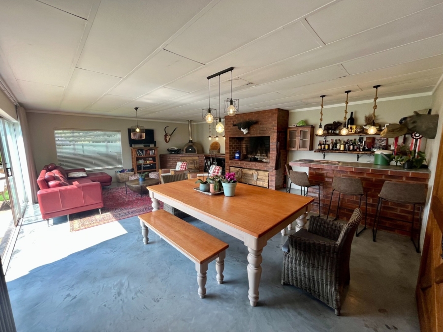 4 Bedroom Property for Sale in Flamwood North West